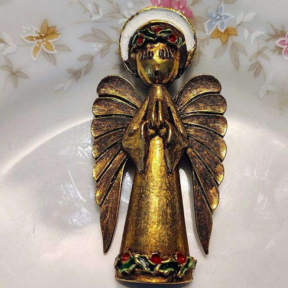 Vintage 60s ART Arthur Pepper Praying ANGEL BROOCH Christmas Holly Signed - Picture 1 of 6